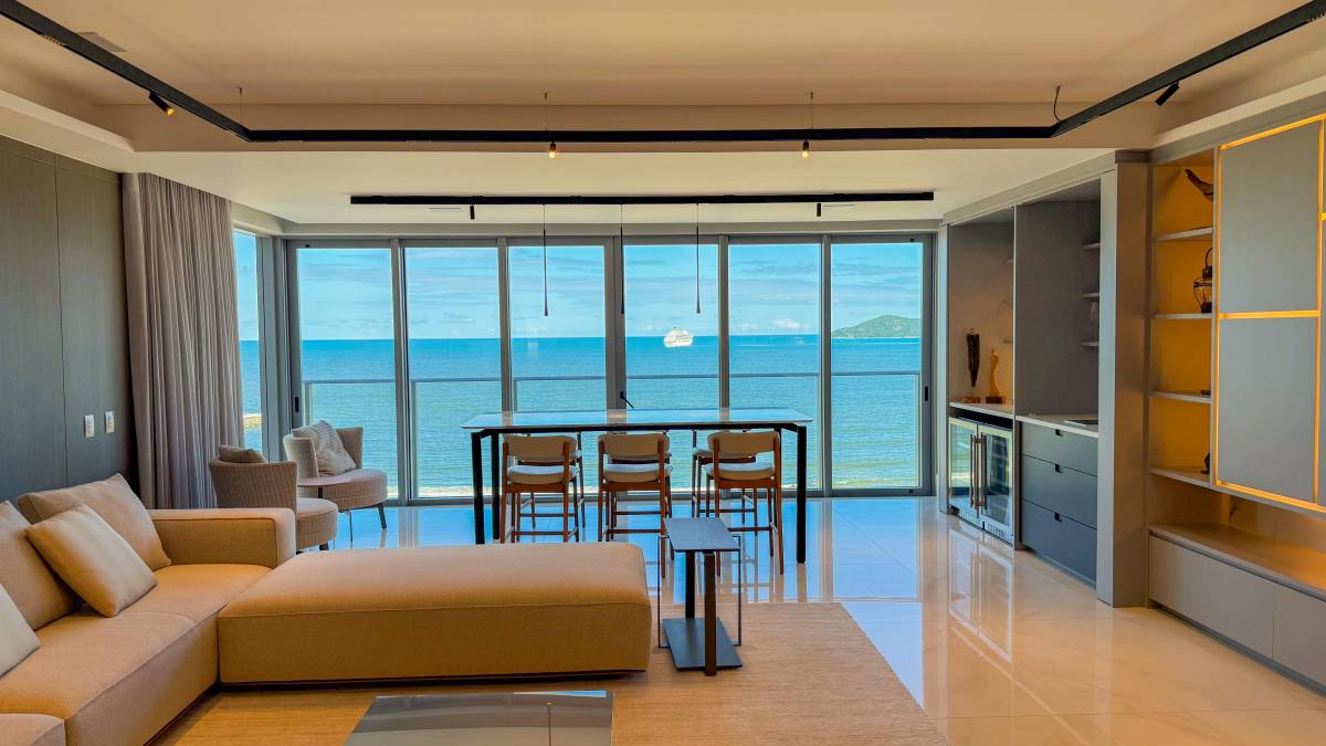 Frente Mar com 4 Suítes (1 master) em Balneário Camboriú - GFP Negócios Imobiliários